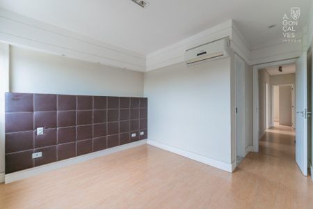 9_photo/94dce5a947.88456cfd7eacd513-ATLAS-ff6cf7e7-6afb-43bd-bee2-610f8c5b0fc0.jpg de apartamento à venda com 3 quartos, 240m² em Cristo Rei, Curitiba