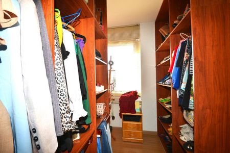 33_photo/94dce5a961.1c5845dead7872b3-ATLAS-a221c3e0-8ecb-4c51-a7b7-7c65ce2491c8.jpg de apartamento à venda com 3 quartos, 284m² em Cristo Rei, Curitiba