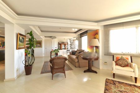 2_photo/94dce5a961.1c5845dead7872b3-ATLAS-a2b00e45-df51-42b9-b042-8bcc4fdc3aab.jpg de apartamento à venda com 3 quartos, 284m² em Cristo Rei, Curitiba