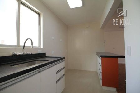 5_photo/94dce5a985.b680b694331d2a5e-ATLAS-4ac1d2d9-d9e9-4640-afa5-94e6e15f8ddf.jpg de apartamento à venda com 2 quartos, 66m² em Cristo Rei, Curitiba