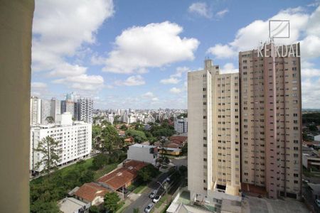 3_photo/94dce5a985.b680b694331d2a5e-ATLAS-aabea4f4-b69e-44b4-8ced-2b034e6fd57d.jpg de apartamento à venda com 2 quartos, 66m² em Cristo Rei, Curitiba