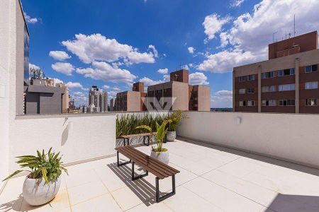 5_photo/94dce5a99b.8aed5d99e00580a6-ATLAS-bf5ac2a6-d190-4834-b1a1-340d4f2eb7f7.jpg de apartamento à venda com 3 quartos, 77m² em Cristo Rei, Curitiba