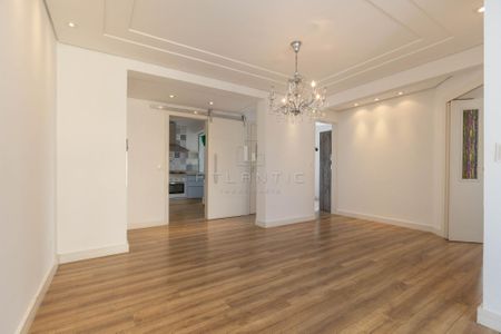 1_photo/94dce5a99d.7a69ff73eb43ff8d-ATLAS-6b564500-4f99-483c-afd3-41cc5ce9a8d3.jpg de apartamento à venda com 3 quartos, 85m² em Cristo Rei, Curitiba