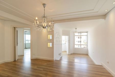 2_photo/94dce5a99d.7a69ff73eb43ff8d-ATLAS-780ee08c-b08b-4c66-9af8-35c46dd0101e.jpg de apartamento à venda com 3 quartos, 85m² em Cristo Rei, Curitiba