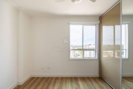 17_photo/94dce5a99d.7a69ff73eb43ff8d-ATLAS-d9ee0298-9120-42b7-bd55-37d88949a90f.jpg de apartamento à venda com 3 quartos, 85m² em Cristo Rei, Curitiba