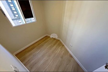 9_photo/94dce5a9b9.0deb1c52df760da9-ATLAS-4b903aab-243f-473b-9c4d-9b85bef298eb.jpg de apartamento para alugar com 1 quarto, 32m² em Cristo Rei, Curitiba