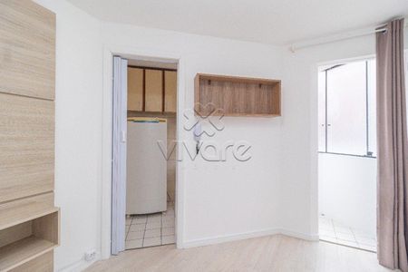 4_photo/94dce5a9c7.28f6ec5d72603be5-ATLAS-eb7a5c20-99d5-4abd-bed4-b1b833161810.jpg de apartamento à venda com 2 quartos, 33m² em Cristo Rei, Curitiba