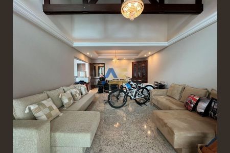 9_photo/94dce5a9eb.1aa5b8f538f3adaf-ATLAS-80cd3a1e-b813-4b64-a088-84573c097359.jpg de casa para alugar com 3 quartos, 300m² em Cristo Rei, Curitiba