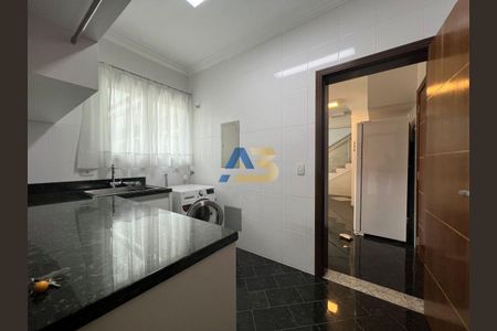 15_photo/94dce5a9eb.1aa5b8f538f3adaf-ATLAS-a29da045-471b-4e2b-b752-2ea66127a2b4.jpg de casa para alugar com 3 quartos, 300m² em Cristo Rei, Curitiba