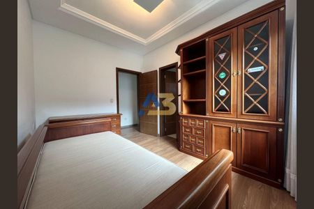 30_photo/94dce5a9eb.1aa5b8f538f3adaf-ATLAS-c81fb057-e454-448b-ae9d-96659a0403b2.jpg de casa para alugar com 3 quartos, 300m² em Cristo Rei, Curitiba