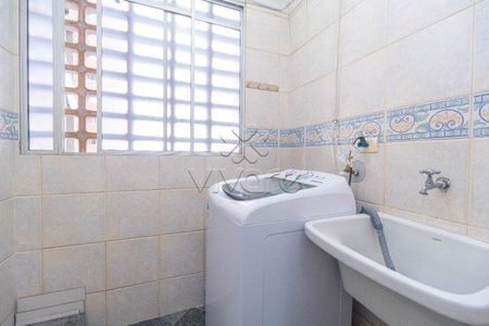 4_photo/94dce5a9eb.b7a28b76476596d7-ATLAS-14a1bca6-65c3-4cd2-ac94-db363c8e2a07.jpg de apartamento à venda com 2 quartos, 60m² em Cristo Rei, Curitiba