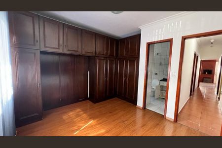 11_photo/94dce5aa7f.2ecc81a6ef288b9f-ATLAS-71c33e7a-fe0f-41df-b0fa-b59de3d2741f.jpg de casa à venda com 4 quartos, 300m² em Jardim Botânico, Curitiba