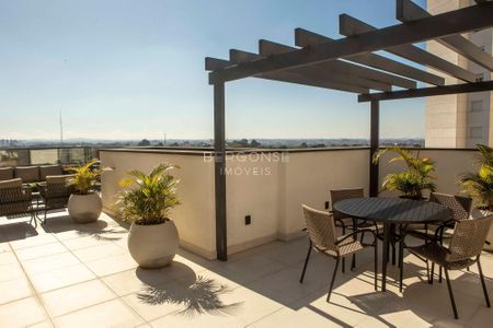 10_photo/94dce5ab0b.96e81d73ac213d8c-ATLAS-5e65ea6d-96fe-416c-801c-4729c04f8d58.jpg de apartamento à venda com 3 quartos, 102m² em Cristo Rei, Curitiba