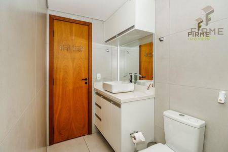 18_photo/94dce5ab7b.15f4a19d538e62fb-ATLAS-9ddf59a9-d4d0-4085-ae89-4c43d9748a5d.jpg de apartamento à venda com 2 quartos, 67m² em Cristo Rei, Curitiba