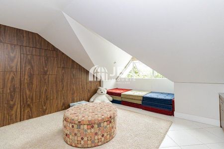 5_photo/94dce5ab97.fbcd7a2e7ac63d93-ATLAS-26fffda0-69ff-4ca7-92d1-eab06457bccd.jpg de casa à venda com 0 quarto, 294m² em Cristo Rei, Curitiba