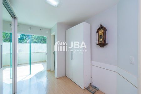 4_photo/94dce5ab9f.1421303aa7be2334-ATLAS-08524eba-ea0f-489f-95dc-e7f453f0e5be.jpg de casa à venda com 0 quarto, 240m² em Cristo Rei, Curitiba