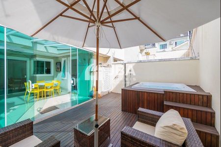 11_photo/94dce5ab9f.1421303aa7be2334-ATLAS-4c83ccbe-e9f1-43cb-a06a-238338bb623d.jpg de casa à venda com 0 quarto, 240m² em Cristo Rei, Curitiba