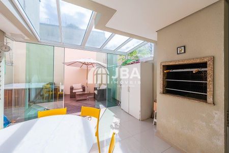 4_photo/94dce5ab9f.1421303aa7be2334-ATLAS-bd545b2f-15a3-4251-a4a5-bb7fdfed0a04.jpg de casa à venda com 0 quarto, 240m² em Cristo Rei, Curitiba