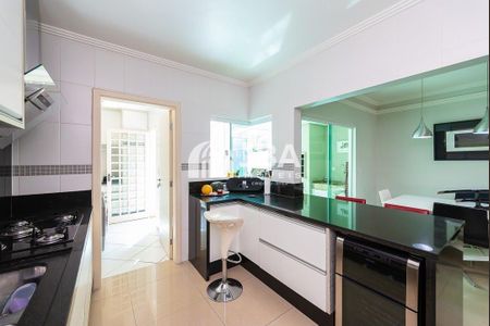 6_photo/94dce5ab9f.1421303aa7be2334-ATLAS-d46a14c3-805d-4ecc-af75-a8cbb2389ab5.jpg de casa à venda com 0 quarto, 240m² em Cristo Rei, Curitiba