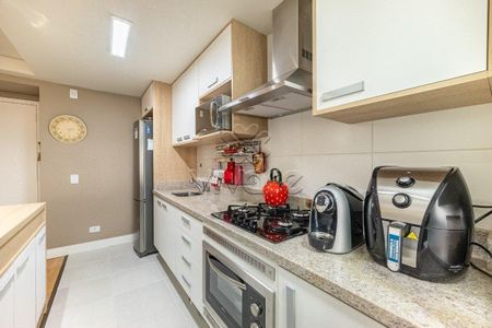 4_photo/94dce5aba7.81c488c884db3593-ATLAS-5ebefd5b-9b7a-4080-9fc0-8b7ccbd5b9f5.jpg de apartamento à venda com 2 quartos, 90m² em Cristo Rei, Curitiba