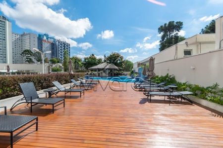 32_photo/94dce5abbd.e17343cf5b702f60-ATLAS-7cd0d8b0-bfdb-4149-ad02-c2f8526b6272.jpg de apartamento para alugar com 2 quartos, 113m² em Cristo Rei, Curitiba