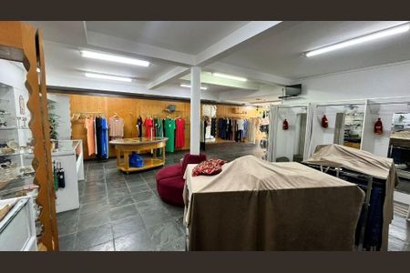 3_photo/94dce5ac1b.a192cea91c5e5eae-ATLAS-0bd73bb7-5e7d-4257-b4e4-d9fec299413e.jpg de casa à venda com 7 quartos, 500m² em Cristo Rei, Curitiba