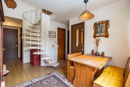 12_photo/94dce5ac83.f9fd596f8c1c84e9-ATLAS-7e9356fa-b850-4f5a-898a-4d7125ababec.jpg de apartamento à venda com 3 quartos, 73m² em Cristo Rei, Curitiba