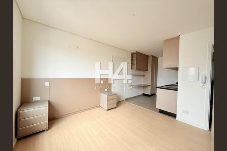 7_photo/94dce5ac9b.05845e77d593be1e-ATLAS-24bff12b-cdcc-47c8-a217-69719c080661.jpg de apartamento para alugar com 1 quarto, 28m² em Cristo Rei, Curitiba