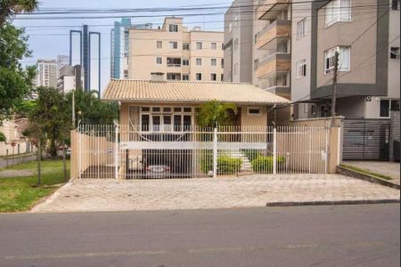 43_photo/94dce5ace1.b2a80c3de4845e72-ATLAS-b7bc55c7-d390-4121-8386-e9fd6b7343b7.jpg de casa à venda com 4 quartos, 298m² em Alto da XV, Curitiba