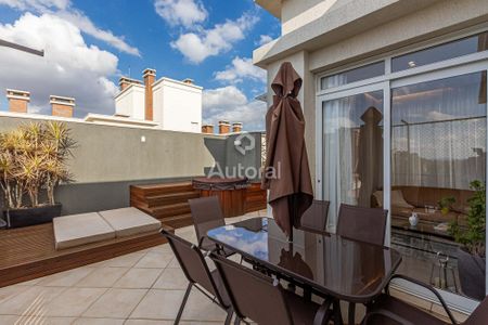 4_photo/94dce5ad3b.ba97ac63d5ac1cb4-ATLAS-0dafd663-a66a-4421-8a29-dc7d3f665a62.jpg de apartamento à venda com 3 quartos, 222m² em Cristo Rei, Curitiba