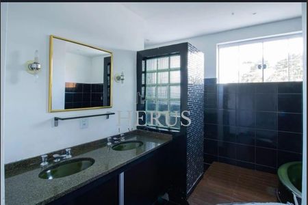 3_photo/94dce5ad9d.8e51134bb47d3bde-ATLAS-f8fc062b-ccee-497c-9789-b4de02c38d12.jpg de casa para alugar com 7 quartos, 672m² em Cristo Rei, Curitiba