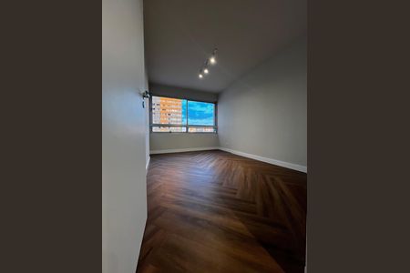 2_photo/94dce5adc9.04af7fc2355c33fa-ATLAS-e08830c5-2f58-4776-a2ef-25d7f3bbf50a.jpg de apartamento à venda com 2 quartos, 80m² em Cristo Rei, Curitiba