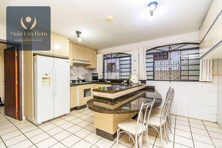 12_photo/94dce5ae3f.3c20d05746a6d1b7-ATLAS-d0fb2e17-6184-46c9-98e3-fb6eeafd11fc.jpg de casa à venda com 3 quartos, 210m² em Tarumã, Curitiba