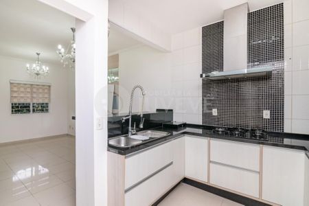 5_photo/94dce5ae6f.08afe9e7eafb73ae-ATLAS-aa849d1b-9f84-4d3f-9419-1d7bd24bb23d.jpg de casa à venda com 2 quartos, 135m² em Jardim Social, Curitiba