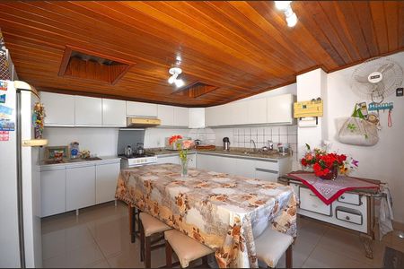 7_photo/94dce5af97.f7e81ba1849dc159-ATLAS-5b9016f9-ac3e-4a9e-aac2-2fe05d0edcfd.jpg de casa à venda com 3 quartos, 70m² em Tarumã, Curitiba