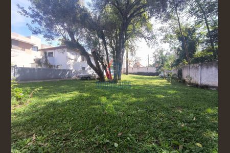 4_photo/94dce5b05b.1da1a71dfbb370c4-ATLAS-ccc311c7-7d7e-4349-8a2f-89b04a9bae0e.jpg de casa à venda com 4 quartos, 240m² em Jardim Social, Curitiba