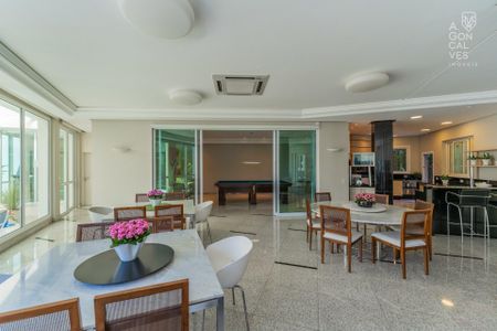 5_photo/94dce5b0af.d9142c0c1a956d72-ATLAS-a2796d1b-0d2d-4dc9-badb-3fe76eaaa3d3.jpg de casa à venda com 4 quartos, 1261m² em Jardim Social, Curitiba