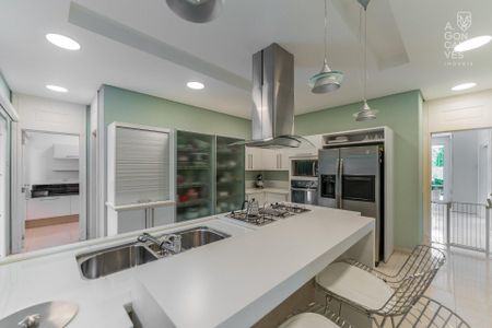 8_photo/94dce5b0af.d9142c0c1a956d72-ATLAS-ae7b0a4f-1ded-4f79-aea3-577aa2f7e3fb.jpg de casa à venda com 4 quartos, 1261m² em Jardim Social, Curitiba