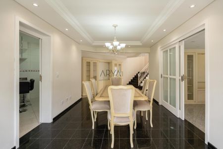 4_photo/94dce5b0df.d2f70d4d9a40d25a-ATLAS-064c985b-5c28-4b26-b0d4-89adeaa5fce3.jpg de casa à venda com 5 quartos, 450m² em Jardim Social, Curitiba