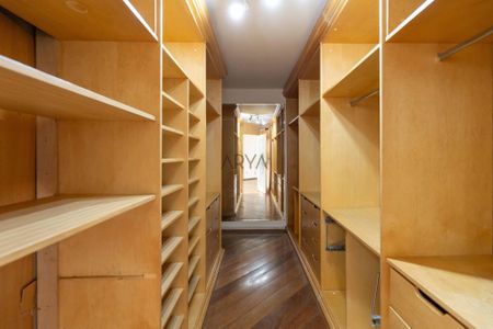 7_photo/94dce5b0df.d2f70d4d9a40d25a-ATLAS-0c53668d-d6fb-492c-894f-d7d2c6269a3f.jpg de casa à venda com 5 quartos, 450m² em Jardim Social, Curitiba