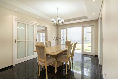 5_photo/94dce5b0df.d2f70d4d9a40d25a-ATLAS-108f306e-7eff-4e09-9e9f-587437fc2b30.jpg de casa à venda com 5 quartos, 450m² em Jardim Social, Curitiba