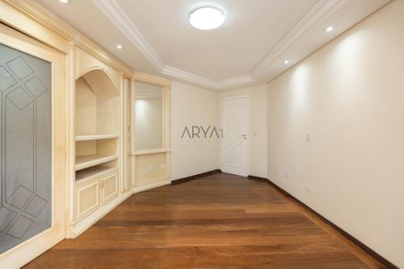 37_photo/94dce5b0df.d2f70d4d9a40d25a-ATLAS-745d0cef-6e7a-4372-8693-205828a5ec03.jpg de casa à venda com 5 quartos, 450m² em Jardim Social, Curitiba