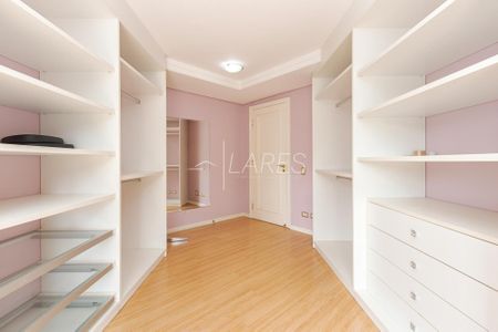 11_photo/94dce5b10f.52c59c0786f5d273-ATLAS-30c3f79a-c2cd-407e-b5bb-42ab3d211a26.jpg de casa à venda com 4 quartos, 649m² em Jardim Social, Curitiba