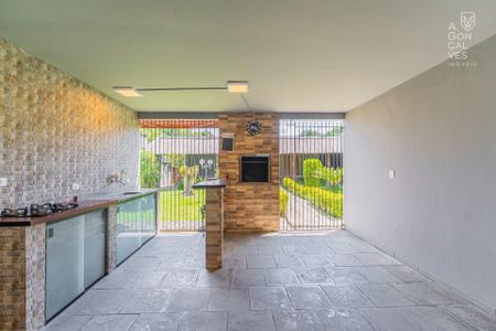 4_photo/94dce5b11f.1a1b7cff397dad89-ATLAS-0d8471ac-b8f7-4b6e-a1d4-5e13bb39f728.jpg de casa à venda com 3 quartos, 450m² em Jardim Social, Curitiba