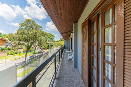 5_photo/94dce5b11f.1a1b7cff397dad89-ATLAS-2a61e59d-4c2e-4465-bbde-bbb12b3aac07.jpg de casa à venda com 3 quartos, 450m² em Jardim Social, Curitiba