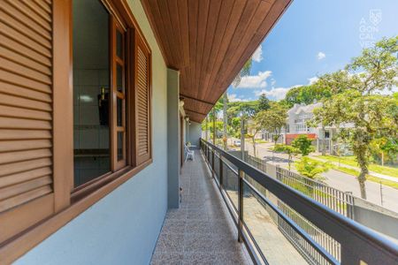 10_photo/94dce5b11f.1a1b7cff397dad89-ATLAS-4bad2ec2-92cd-4b65-a834-0a3758b52b44.jpg de casa à venda com 3 quartos, 450m² em Jardim Social, Curitiba