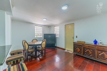 24_photo/94dce5b11f.1a1b7cff397dad89-ATLAS-6a76dba8-c189-4ef5-9599-409da35ec833.jpg de casa à venda com 3 quartos, 450m² em Jardim Social, Curitiba