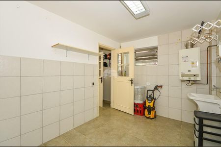 12_photo/94dce5b1af.c4d9960d4e7c8e66-ATLAS-c99d27c8-2df9-4fe4-b5a2-7b6834ab3208.jpg de casa à venda com 5 quartos, 278m² em Jardim Social, Curitiba