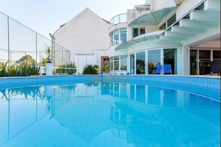 10_photo/94dce5b301.ceff8192393c33de-ATLAS-2ed79ec0-c8ec-4174-9364-30906230bbd8.jpg de casa à venda com 5 quartos, 834m² em Matriz, Curitiba