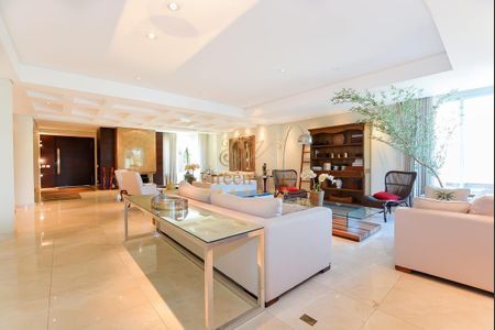 8_photo/94dce5b301.ceff8192393c33de-ATLAS-837f9e9d-97b1-41a7-a7a1-238449cbd3b7.jpg de casa à venda com 5 quartos, 834m² em Matriz, Curitiba